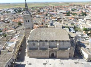 Casa aparellada en Yepes. Casa en venta en yepes