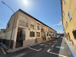 Casa aparellada  N/a. Casa en venta en yepes