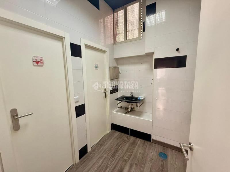 Foto 438815aa-931e-4f96-92d9-2c3c53f9a8e6. Locale commerciale in Centro Aranjuez