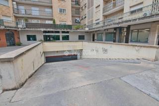 Aparcament cotxe a Estación. Boxplaza de garaje en venta en salamanca