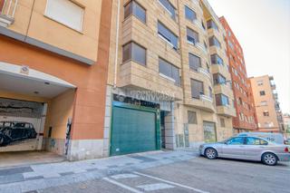 Lloguer Aparcament cotxe a Labradores. Boxplaza de garaje en alquiler en salamanca