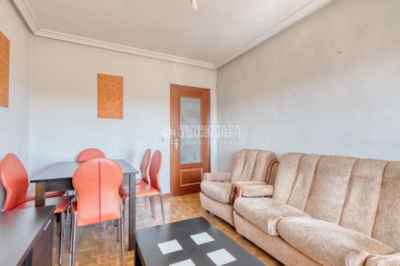 Foto 96399de1-ed97-46af-b5da-8c57253642f7. Pis amb calefacció a Garrido Sur Salamanca