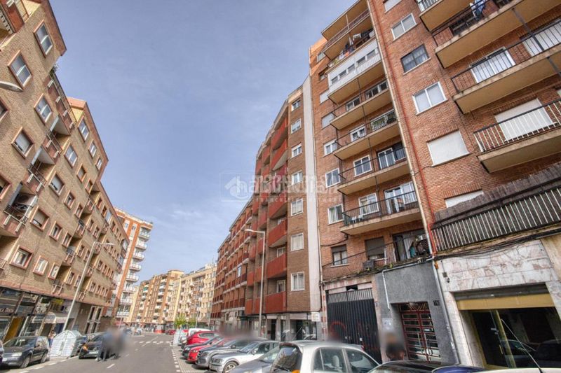 Foto b1d57eb5-1b6e-4e5f-ac22-ff33dc95e992. Pis amb calefacció a Garrido Sur Salamanca