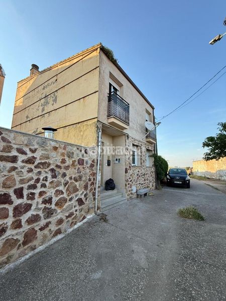 Foto 1ab894b8-ba26-4074-8598-c0e490006c5b. Casa amb calefacció aparcament a Morille