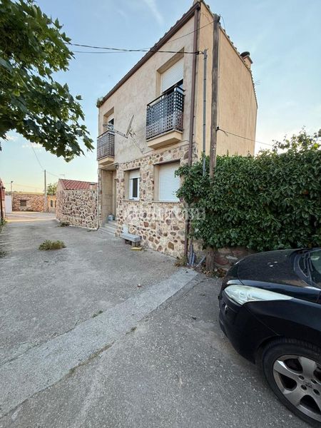Foto 39d4cb6f-c0f4-4d08-86ea-a332d852f177. Casa amb calefacció aparcament a Morille