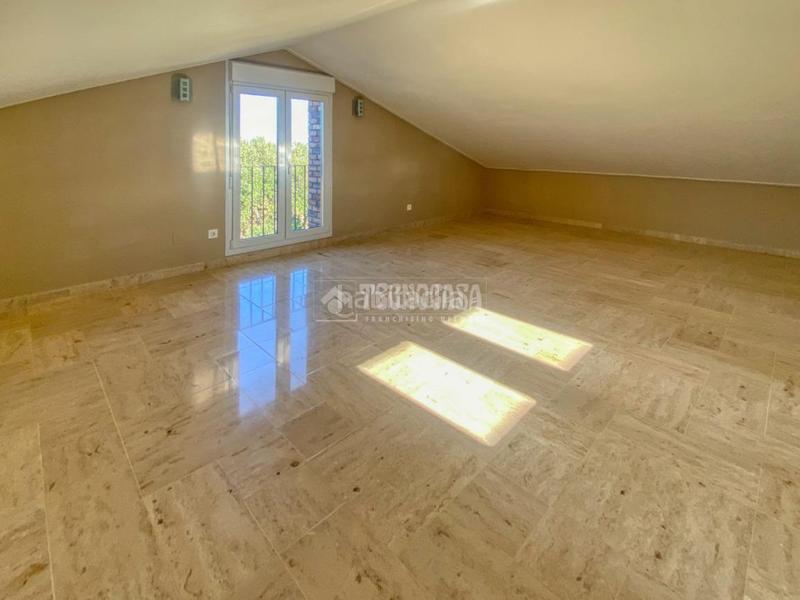 Foto a4b8a5f4-eecf-4cd8-ac41-ada8ac2be849. Casa  en venta en el espinar en Los Ángeles de San Rafael Espinar (El)