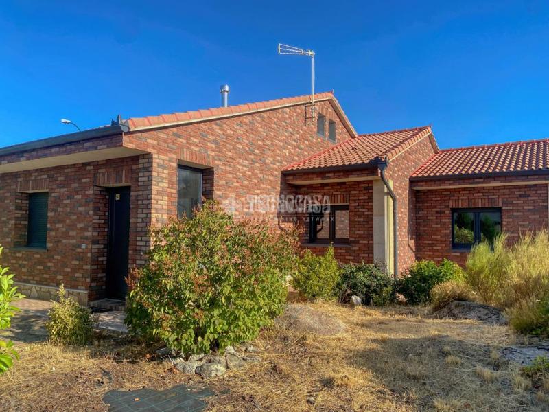 Foto a6a935e7-18bc-4f8c-9620-5c8ddfbad19c. Casa  en venta en el espinar en Los Ángeles de San Rafael Espinar (El)