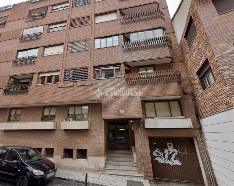 Foto 728e68a7-a79a-49ff-8265-720043c124e6. Aparcament cotxe a José Zorrilla - Padre Claret Segovia
