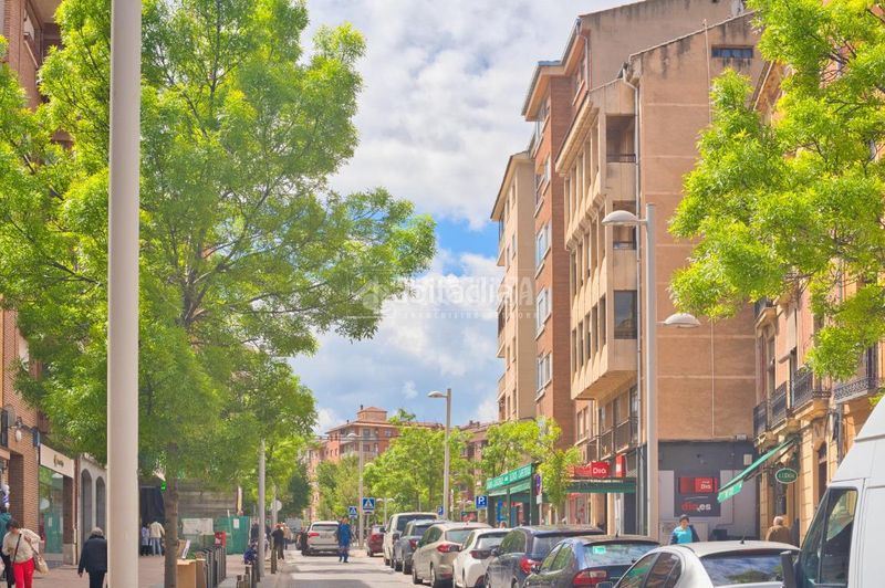 Foto c98304ac-6ed0-4b94-8fe8-6336a5f0b9d5. Aparcament cotxe a José Zorrilla - Padre Claret Segovia