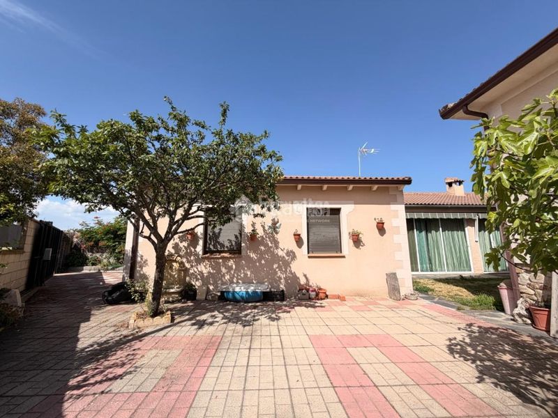 Foto a2abd64c-c6fd-4192-99e2-6c01468ed715. Casa amb calefacció aparcament a José Zorrilla - Padre Claret Segovia