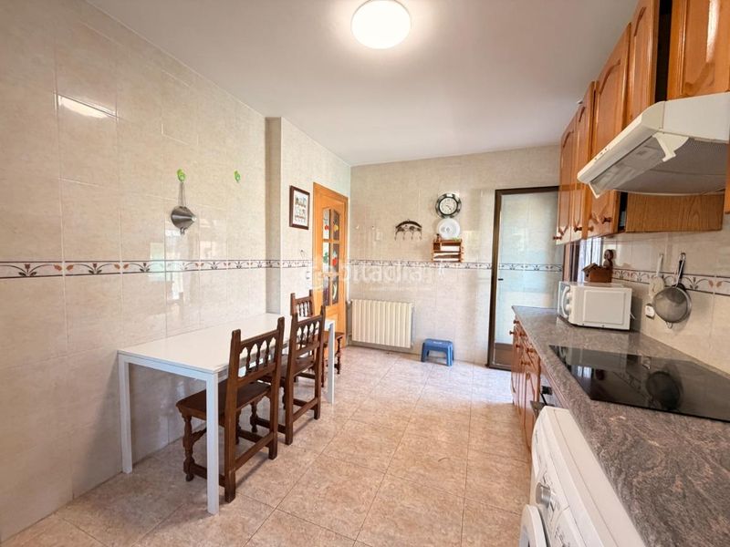 Foto bf7b7140-7dce-43b4-a105-d8f2018f8485. Casa amb calefacció aparcament a José Zorrilla - Padre Claret Segovia