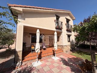 Casa pareada en José Zorrilla - Padre Claret. Casa en venta en segovia