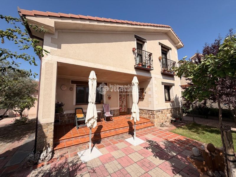 Foto e051d536-7b24-449c-92b4-f0d0c6a5d2e3. Casa amb calefacció aparcament a José Zorrilla - Padre Claret Segovia
