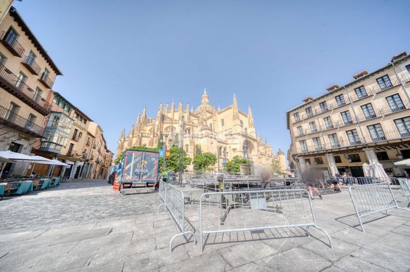 Foto bb1e6c32-f2d1-41b0-9a58-1543c697c381. Pis a Centro Segovia