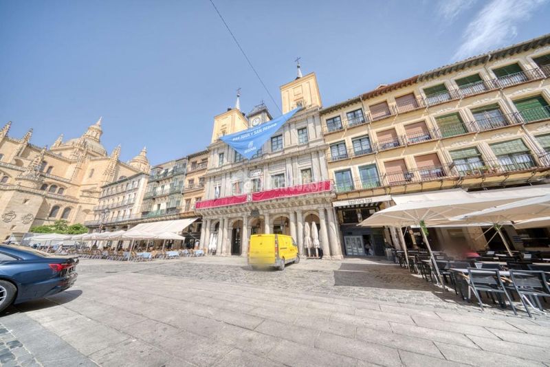 Foto cdc391cd-0143-4d22-bf14-fe0e60f44052. Pis a Centro Segovia