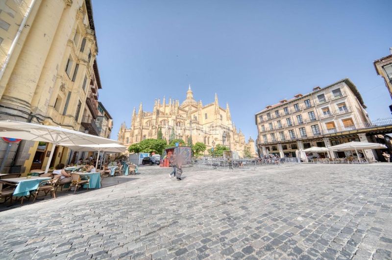 Foto ce9db83e-7637-4403-b3ea-56acb9fb5f0e. Pis a Centro Segovia