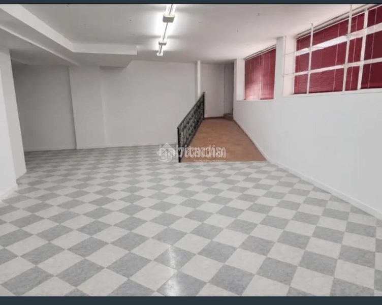 Foto f78d97d1-94c5-4b3b-96db-465759115d01. Local comercial a Arcos de la Frontera