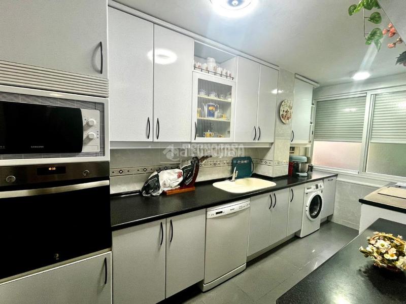 Foto 0fe838fc-3b18-4ba9-a145-d50b39b5a493. Appartamento con riscaldamento in Reyes Católicos Alcalá de Henares