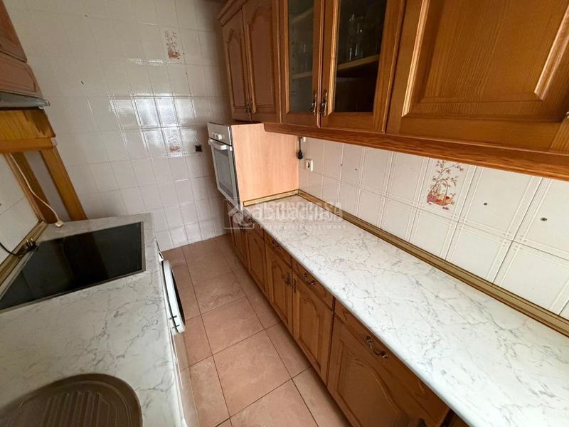 Foto 83ee8ade-72bc-45d2-b136-510bf6375af1. Piso  en venta en Reyes Católicos Alcalá de Henares