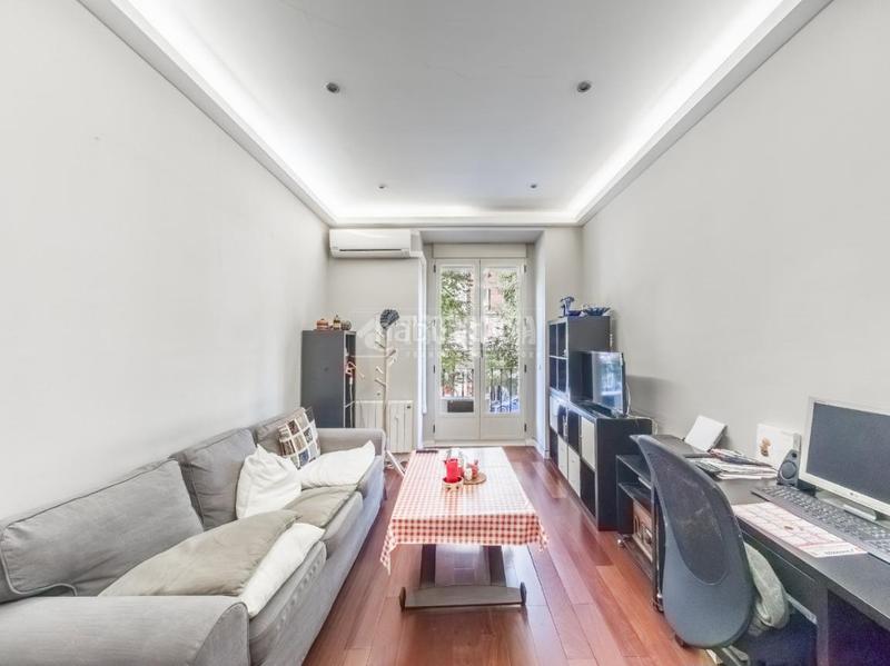 Foto d7315565-1e42-4f8f-b5c2-74a8c4d94536. Piso  en venta en Trafalgar Madrid