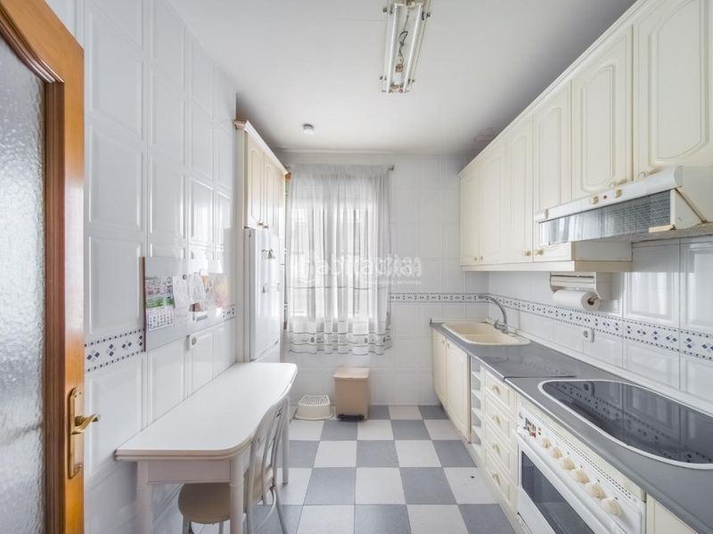 Foto b1366bb8-f9a9-4a91-b38b-3662e88be43c. Piso  en venta en Arapiles Madrid