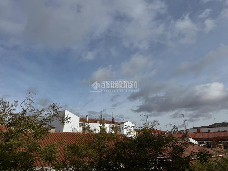 Foto c9ec1ff6-70c9-42cf-b3d7-fce738bc15fc. Pis a nuevo Aranjuez-ciudad de las artes Aranjuez