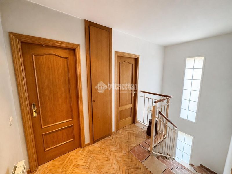 Foto 47689564-9dda-4a11-8a61-652f2c12a1b7. Casa aparellada amb calefacció aparcament a Ontígola