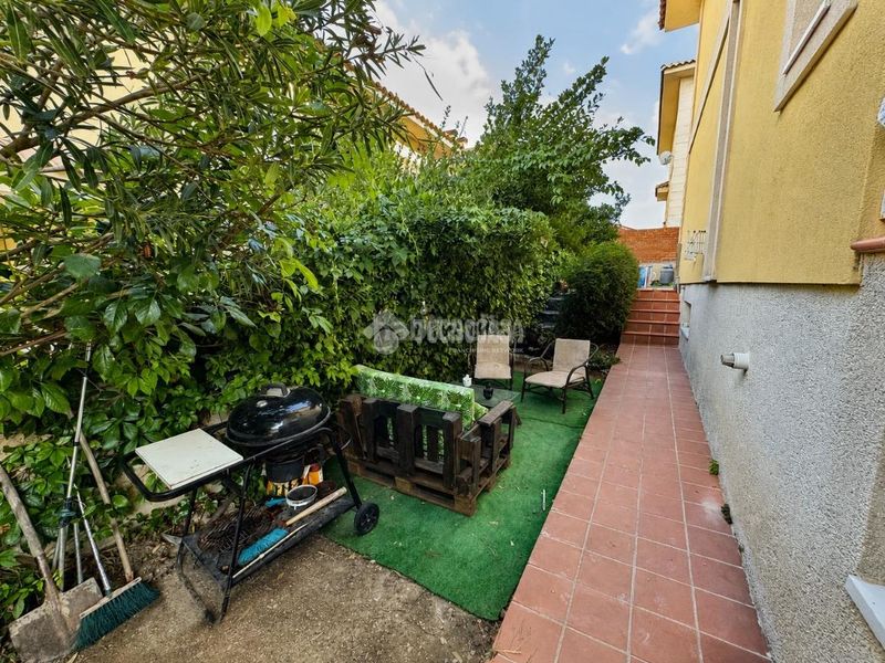 Foto a5aef48c-618c-43fb-8fba-ba564051cdc2. Casa aparellada amb calefacció aparcament a Ontígola