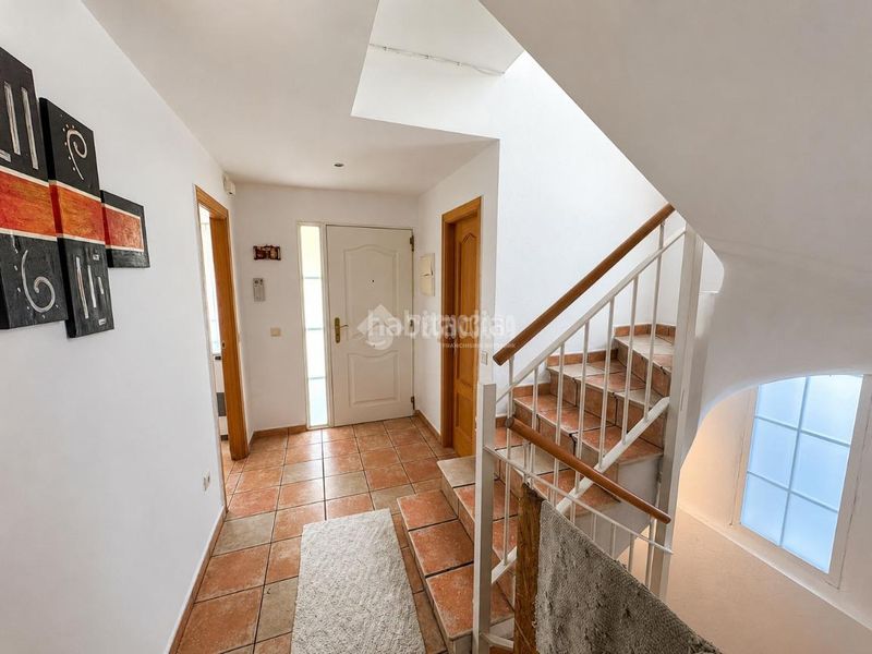 Foto b828ef22-50ab-457f-9806-9c3f0ba8407c. Casa aparellada amb calefacció aparcament a Ontígola