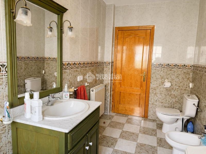 Foto 797256b3-fa54-41a2-99e5-355cb19c25ee. Casa amb calefacció aparcament piscina a Ciruelos