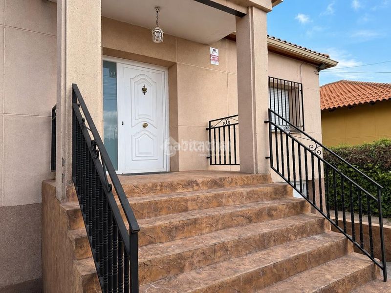 Foto c6df215f-0d68-4dce-8e51-f26acd3066e3. Casa amb calefacció aparcament piscina a Ciruelos