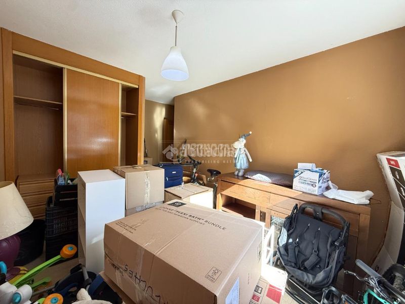 Foto 29676638-d4fd-48fb-8ff3-98ecc352d2c2. Pis amb calefacció a Casa Amarilla Galapagar