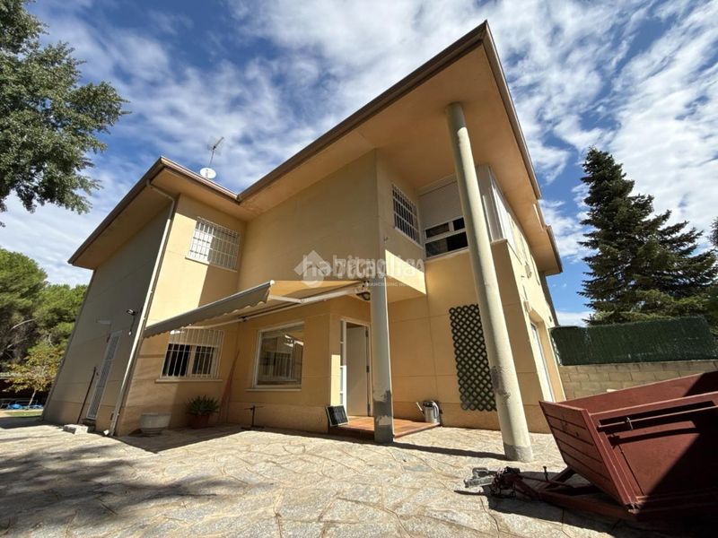 Foto 4ab6d071-7fa0-4b58-83fc-41bde9727b00. Casa pareada casa en venta en La Navata Galapagar