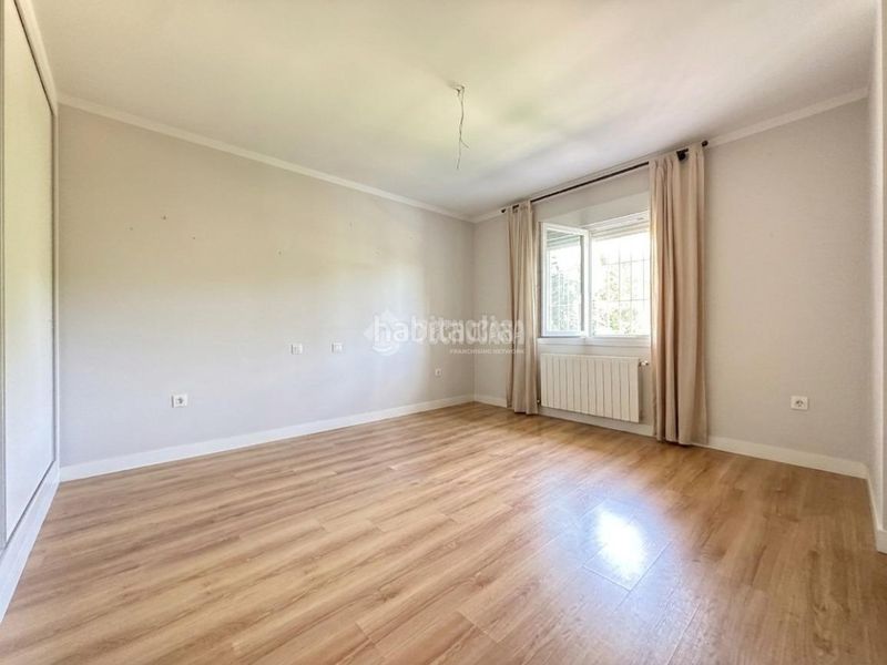 Foto 9c33d9fd-be0b-4a78-ac90-f2a3d874bfc9. Casa pareada casa en venta en La Navata Galapagar