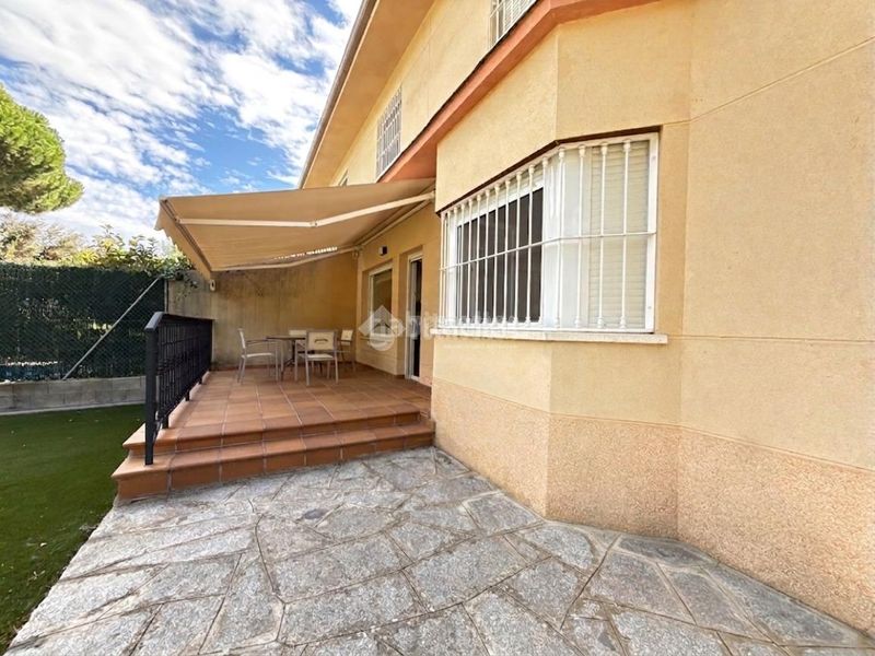 Foto a76625e2-4b6f-45c6-8ec1-6968b983824d. Casa pareada casa en venta en La Navata Galapagar