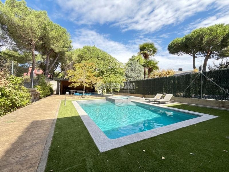 Foto bfba3c6e-2b1e-4263-9cfb-27b624e2219a. Casa pareada casa en venta en La Navata Galapagar