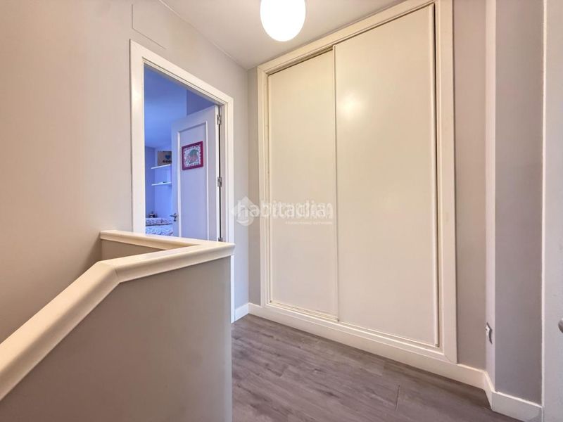 Foto 143fd608-8633-4756-89fe-9051232ab0f1. Casa aparellada amb aparcament a Colmenarejo