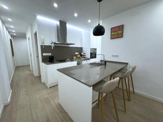 Etagenwohnung in El Camp de l´Arpa del Clot. Piso en venta en barcelona
