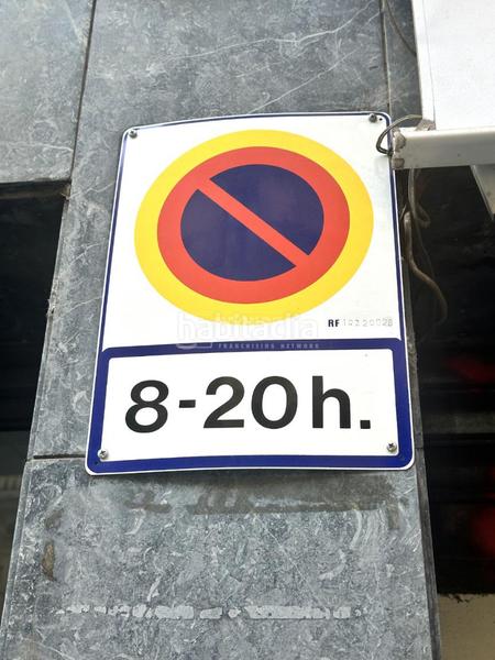 Foto 40352454-c268-43f5-a5eb-3d06673b92a0. Local comercial amb calefacció a El Camp de l´Arpa del Clot Barcelona