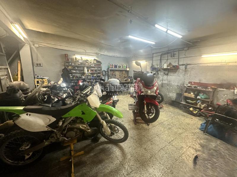 Foto afeb40fa-920f-4272-87b6-b89f5e64f8d3. Local comercial amb calefacció a El Camp de l´Arpa del Clot Barcelona