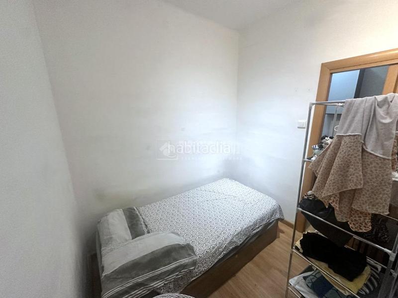 Foto e7f24c3e-c0b5-4438-8afc-7ed255ea6852. Piso  en venta en El Camp de l´Arpa del Clot Barcelona