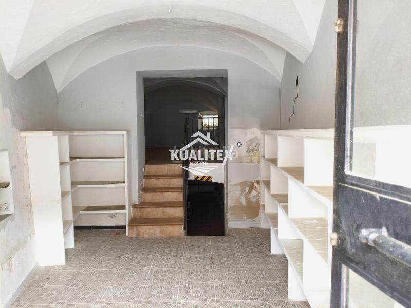 Foto f16aa718-c9a4-4c1a-a389-1652b75b7b51. Rent business premise in Casco Antiguo Cáceres