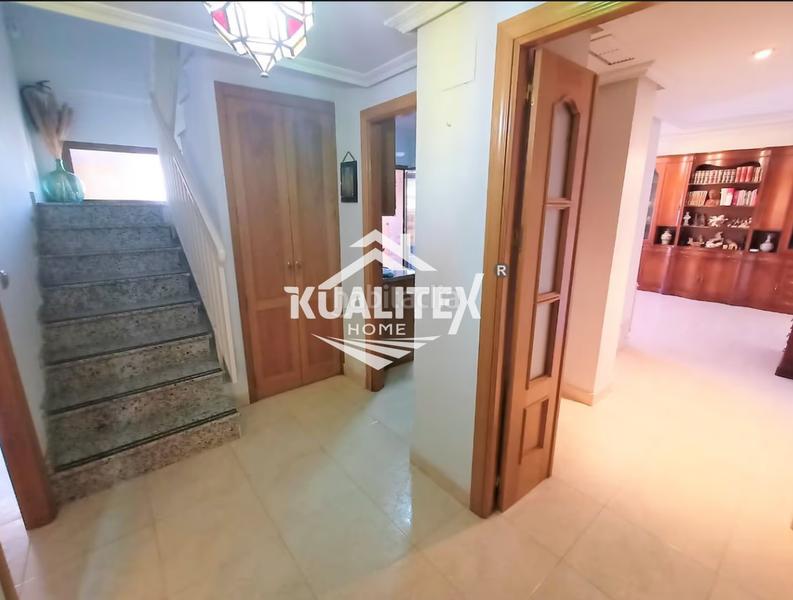 Foto 1f66af30-6e6b-4b2f-8f3a-18a142fca793. Duplex con riscaldamento parcheggio in Centro Cáceres