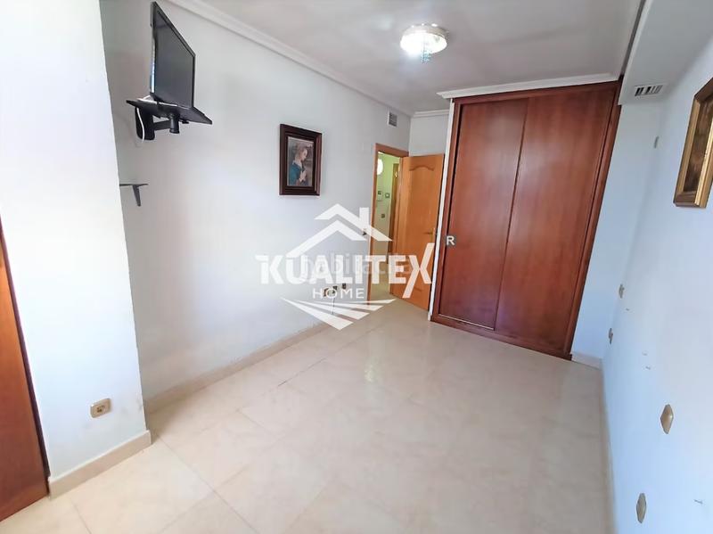 Foto 2758cac8-4ea1-4ce9-a3af-a30b0e71ddcd. Duplex con riscaldamento parcheggio in Centro Cáceres