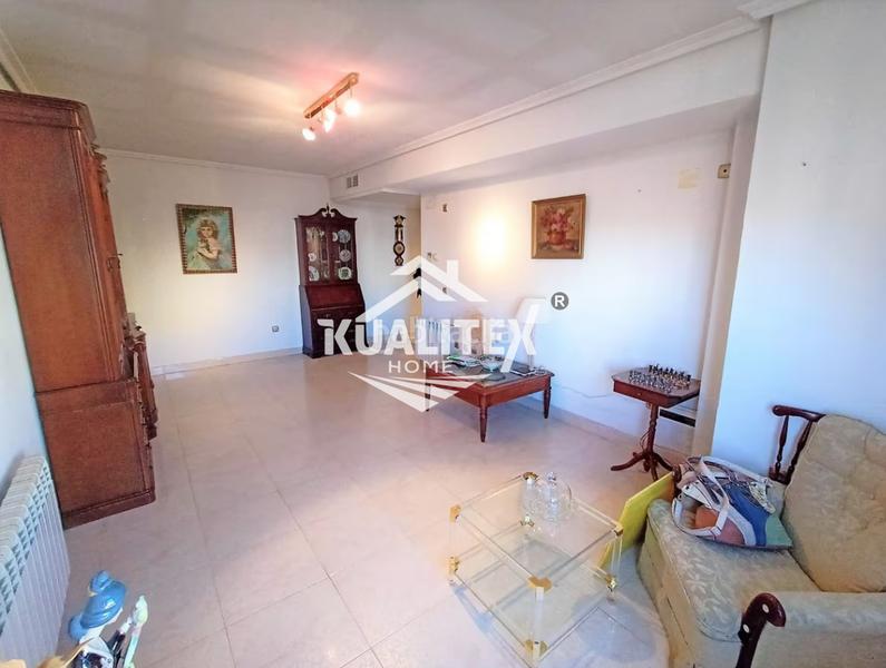 Foto 646c5069-beb4-4334-b811-3dff2ae26d3a. Duplex con riscaldamento parcheggio in Centro Cáceres