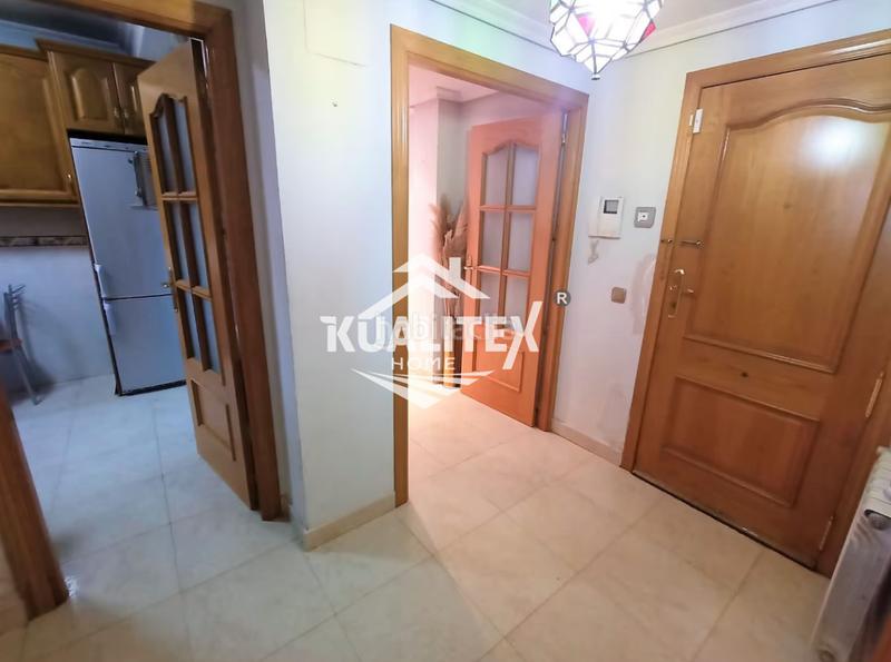 Foto ad66e7c9-de57-423f-bc05-ce500428b273. Duplex con riscaldamento parcheggio in Centro Cáceres