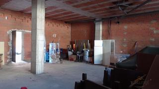 Miete Geschäftsraum in Nuevo Cáceres. Cácereslocal