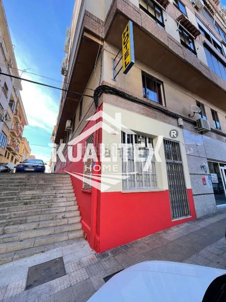 Foto 269d2465-1a33-4c1f-8951-2c3d17ba7c7d. Affitto locale commerciale in Casco Antiguo Cáceres