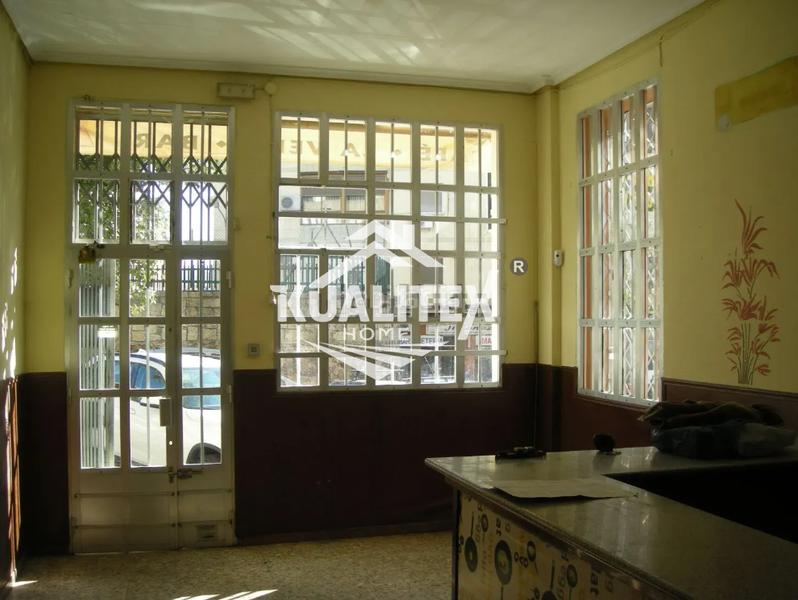 Foto 753c245f-cd34-4921-9fa1-f0e9556ea59c. Lloguer local comercial a Casco Antiguo Cáceres