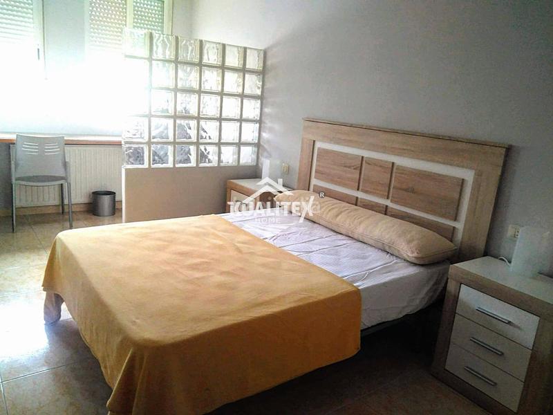 Foto 271d70b6-c231-4d67-ba40-1f75a3378d9e. Apartament amb calefacció a Casco Antiguo Cáceres